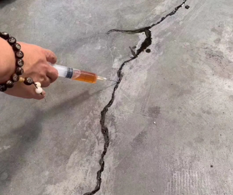 四更镇混凝土裂缝修补技术详解​